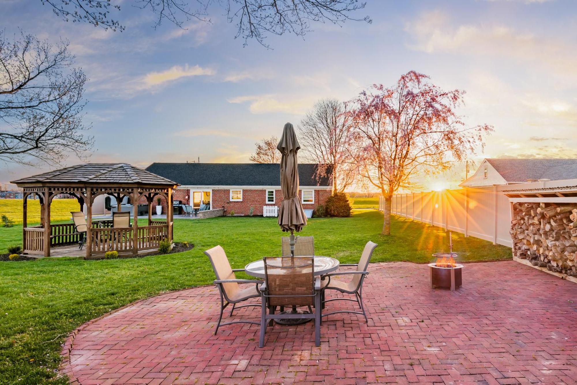 Backyard Getaway•Amish Farmland•Hot Tub•Fire Pit Villa Bird-in-Hand Ngoại thất bức ảnh