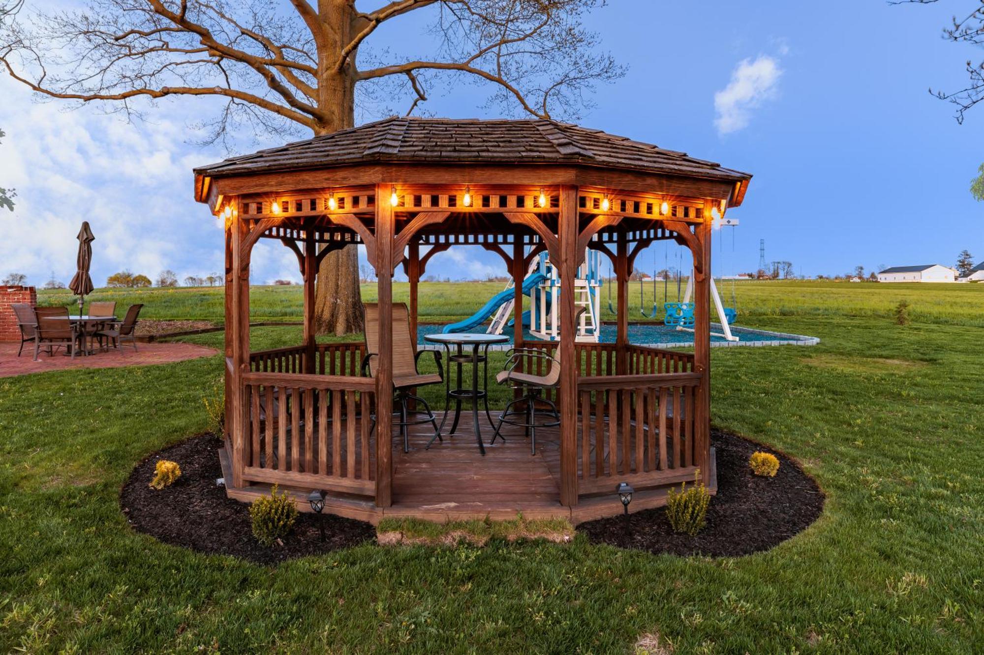 Backyard Getaway•Amish Farmland•Hot Tub•Fire Pit Villa Bird-in-Hand Ngoại thất bức ảnh